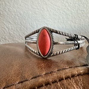 Paparazzi bracelet with coral stone